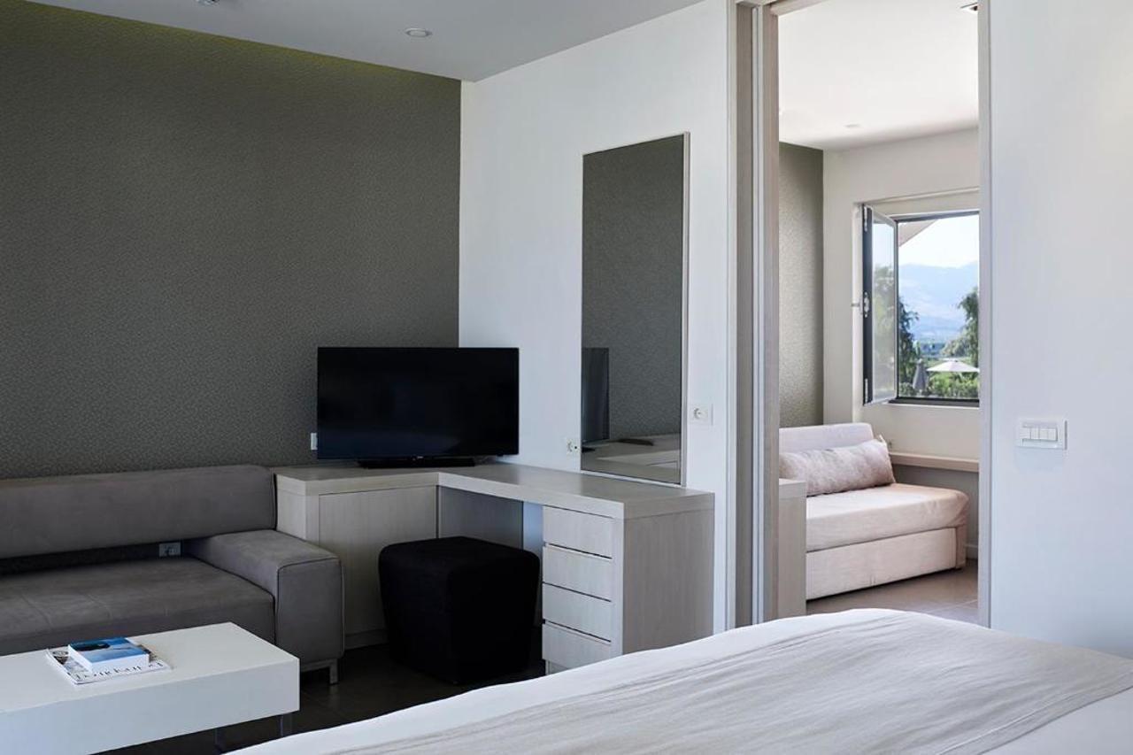 Pelagos & Otel